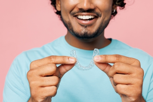 Dentista especializado en Invisalign en Temecula, California | Endereza tu sonrisa con alineadores transparentes